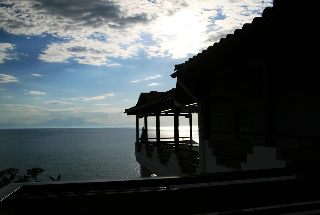 Thea Suites Potidea Nea Poteidaia Exterior photo
