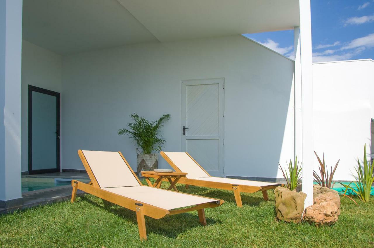 Thea Suites Potidea Nea Poteidaia Exterior photo